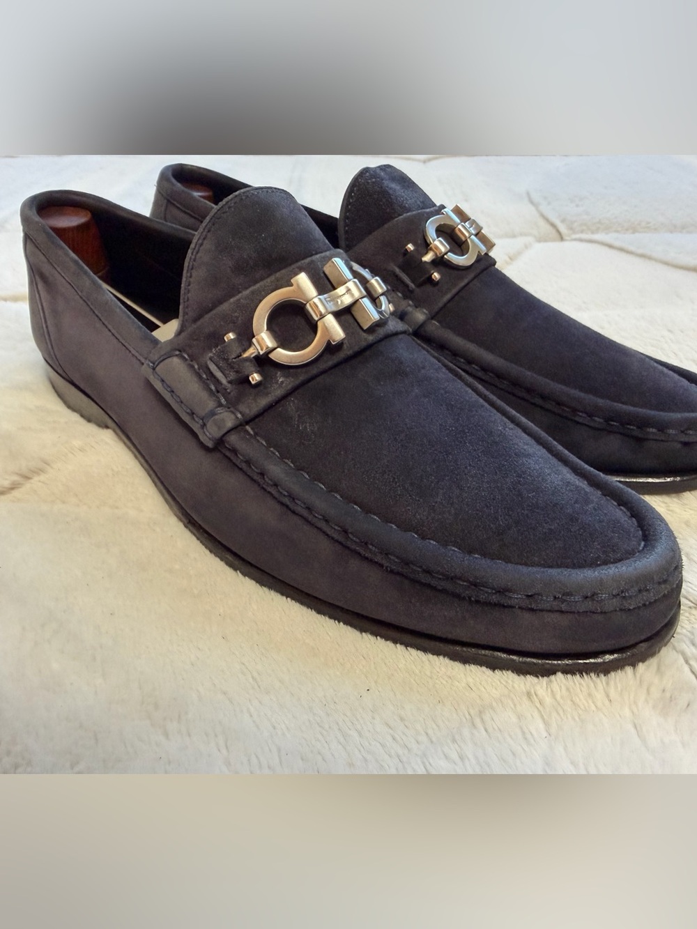 $950 Salvatore Ferragamo Navy Blue Suede Gancini Link Bit Buckle Loafers 8 9